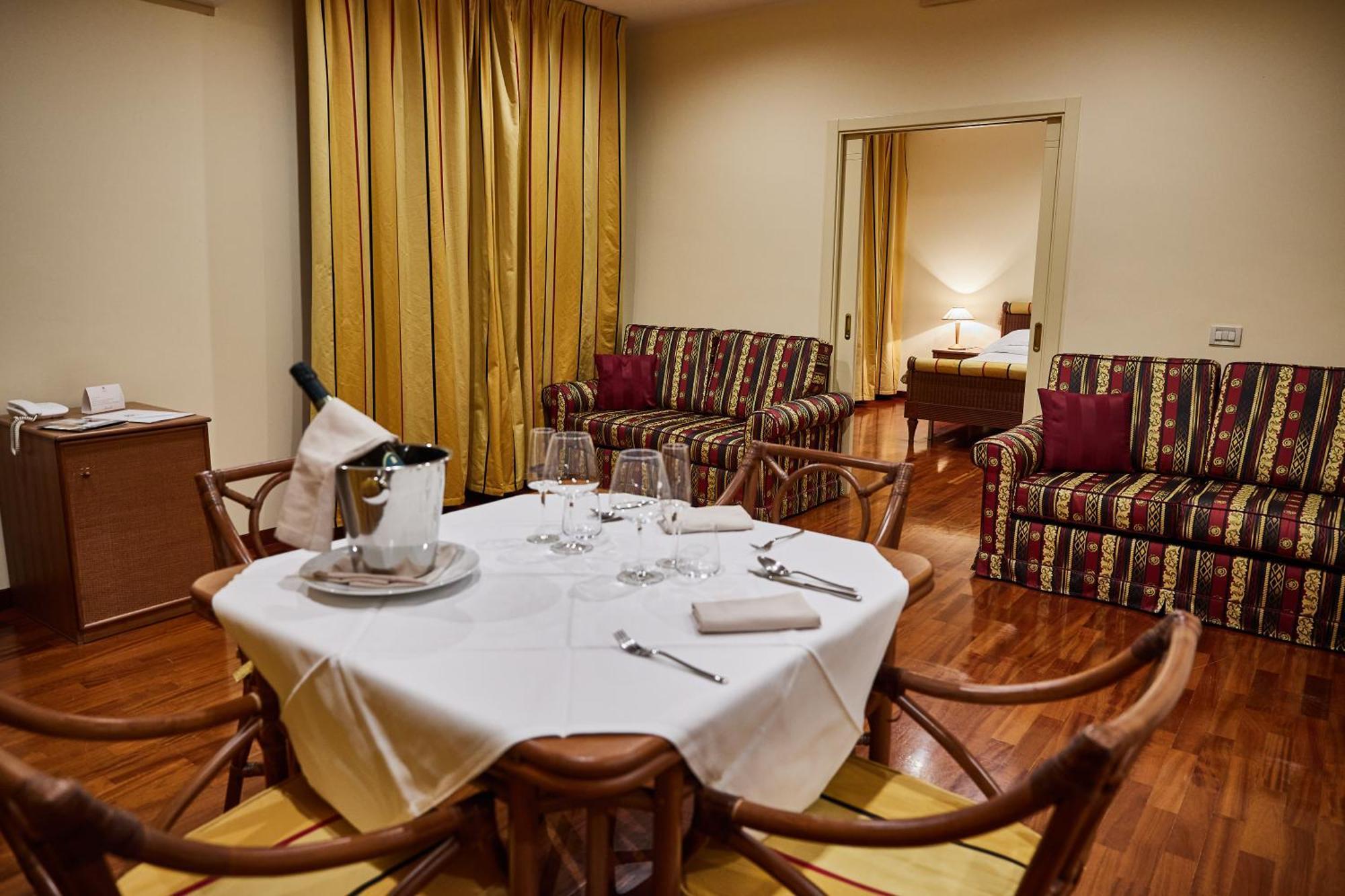 Appia Antica Hotel كوراتو المظهر الخارجي الصورة